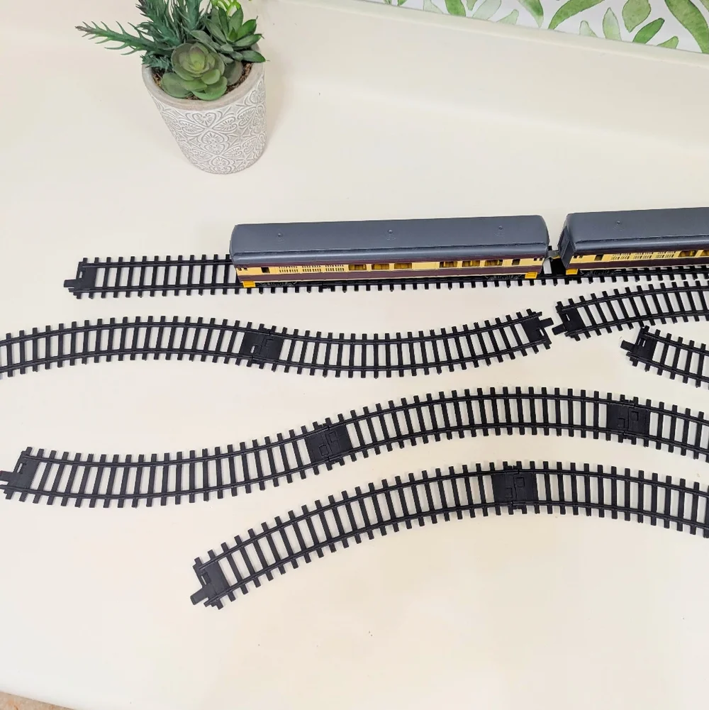 Train Parts without Engine - Picture 2 of 11